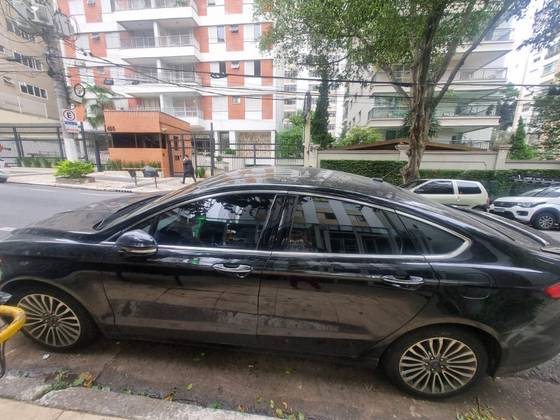 FORD FUSION 2.0 TITANIUM AWD 16V GASOLINA 4P AUTOMÁTICO FORD FUSION 2.0 TITANIUM AWD 16V GASOLINA 4P AUTOMÁTICO